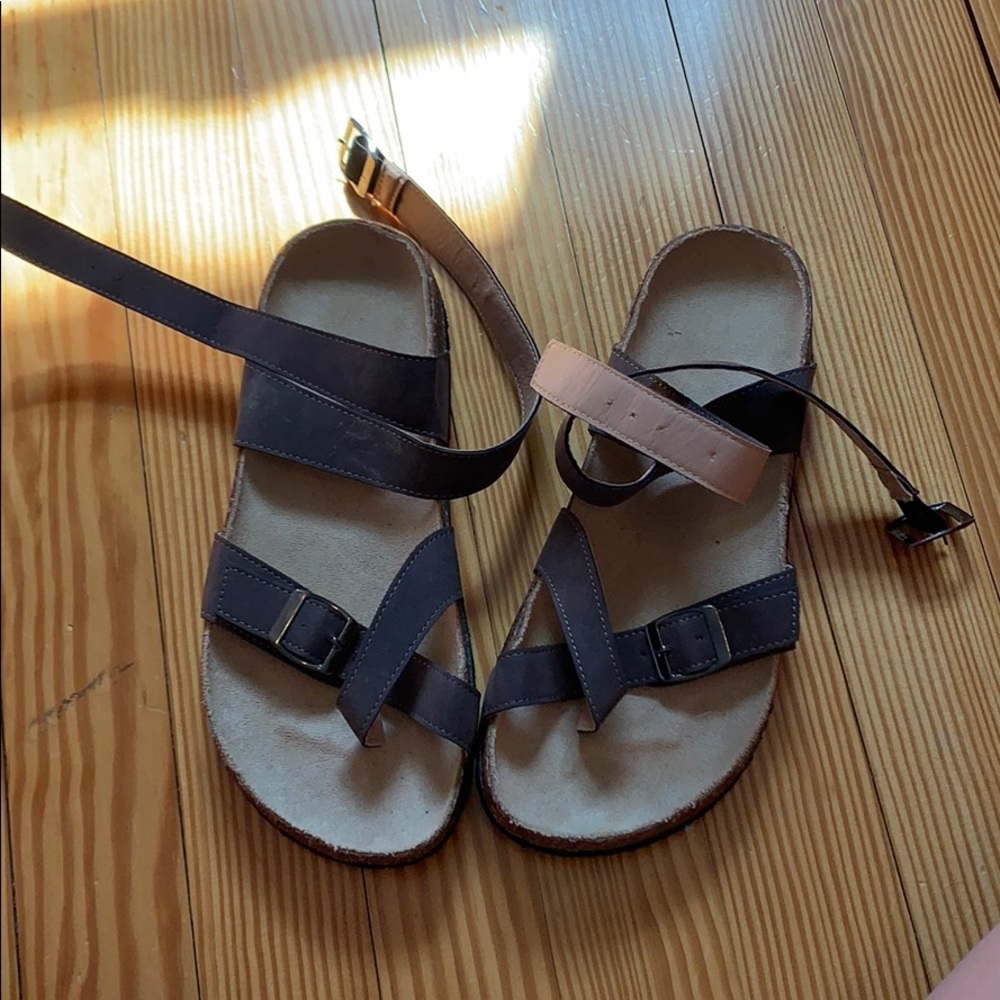 Strappy sandal